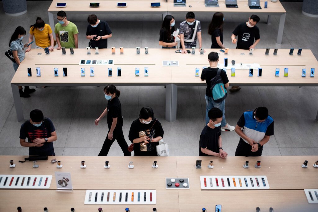 Huawei and Xiaomi surpass Apple in China's Singles' Day Sales. (Photo by NOEL CELIS / AFP)