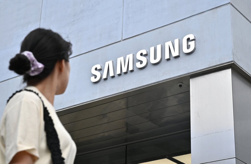 Samsung lost its grip on the semiconductor market most of this year. Is the worst over? (Photo by Jung Yeon-je / AFP)