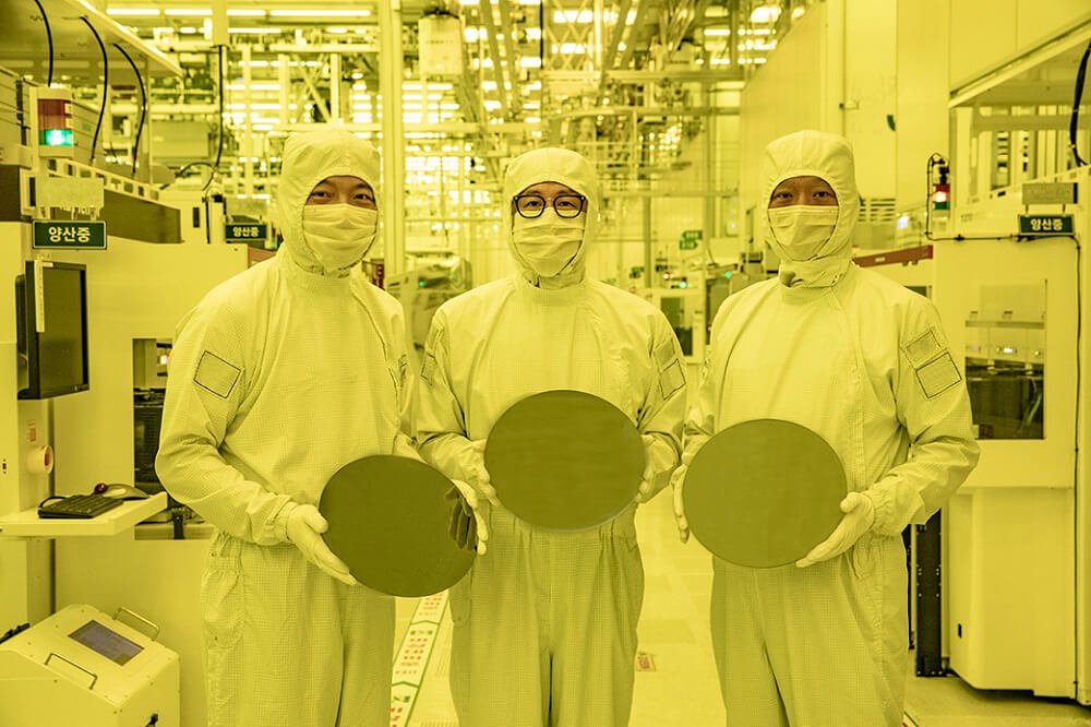 Samsung reckon that geopolitical uncertainties were likely to dampen demand for semiconductors until early 2023.