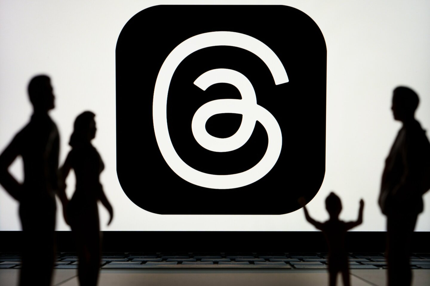 Threads' engagement bait problem and digital marketing opportunities