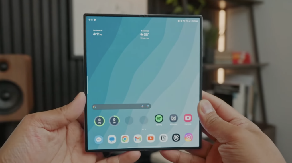 Samsung might have a trifold phone as well?